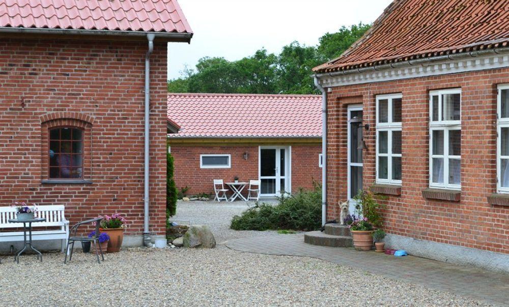 Bed & Breakfast Tistrup Exterior photo