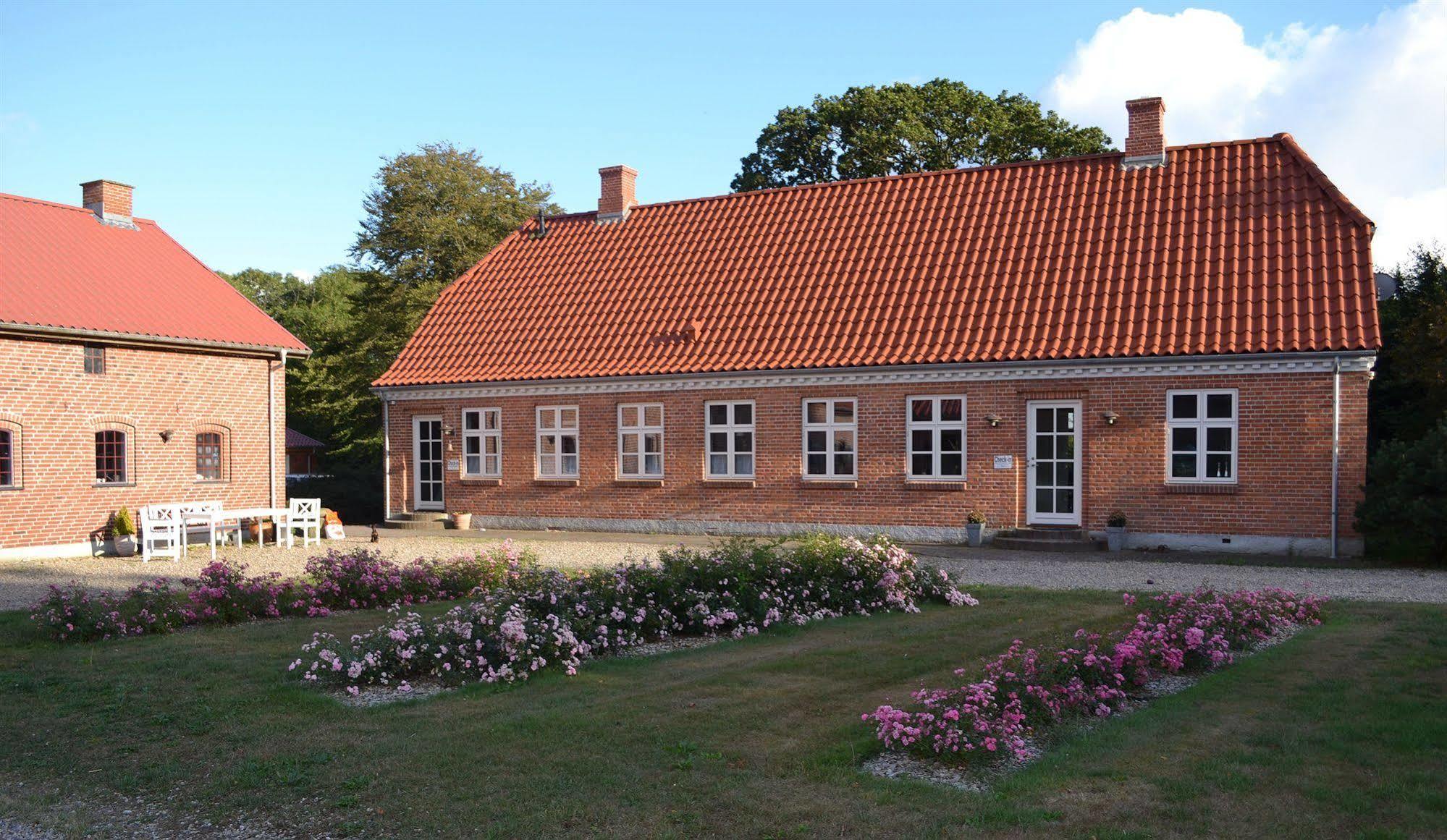 Bed & Breakfast Tistrup Exterior photo